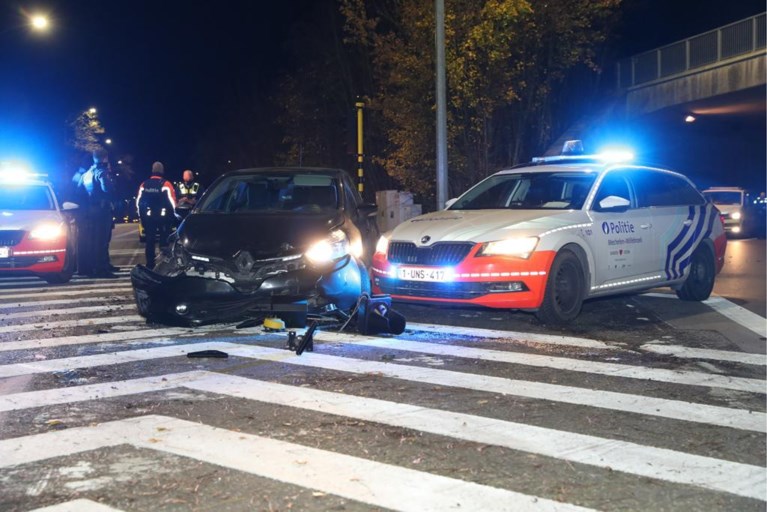 Bestuurder vlucht weg voor alcoholcontrole: achtervolging met snelheden tot 200 km/u eindigt met crash in Wilrijk