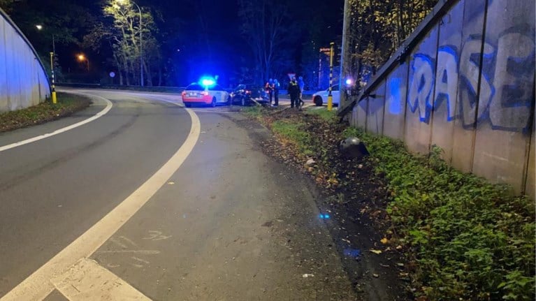 Bestuurder vlucht weg voor alcoholcontrole: achtervolging met snelheden tot 200 km/u eindigt met crash in Wilrijk