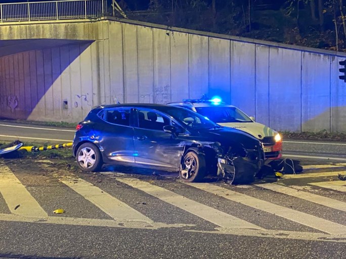Bestuurder vlucht weg voor alcoholcontrole: achtervolging met snelheden tot 200 km/u eindigt met crash in Wilrijk