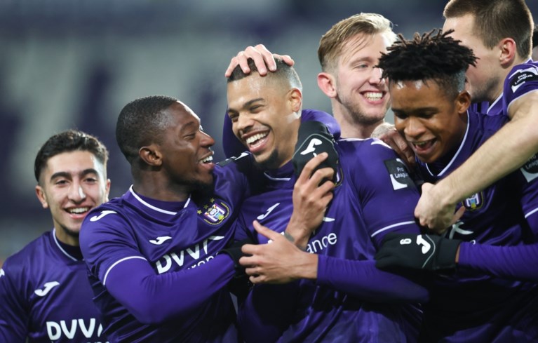 Anderlecht neemt met 6 eigen jeugdproducten (!) de maat van KV Oostende, horrordebuut voor debutant Lucas Lissens