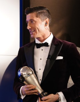 Wie stemde op wie bij verkiezing FIFA Speler van het Jaar? Opvallende keuzes van Hazard en Messi