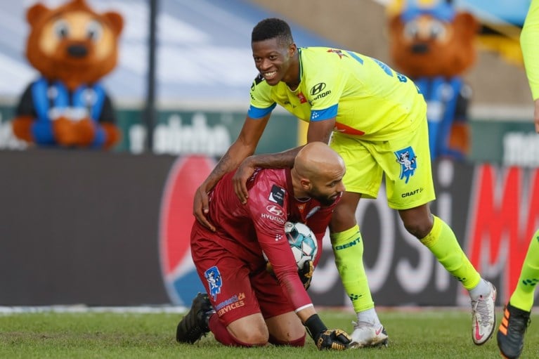 Eigen doelpunt nekt Club Brugge: AA Gent wint Slag om Vlaanderen in Jan Breydel