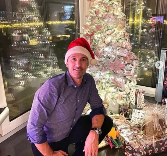 Zo vieren topsporters kerst: in kerstpyjama bij de boom, muziek maken onder de lichtjes en de kerstwens van Peter Sagan