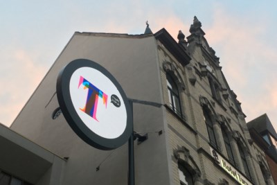 Q-Lite maakt ledscherm voor ingang Turnova - Het Nieuwsblad Mobile