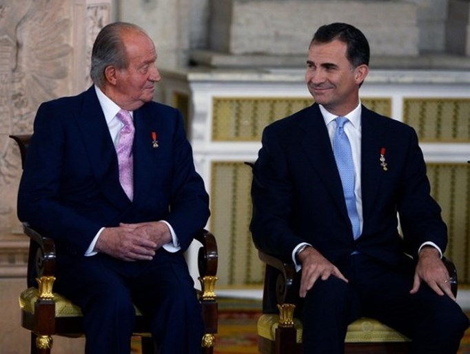 ROYALS. Jaaroverzicht van het wel en wee in Europese koningshuizen