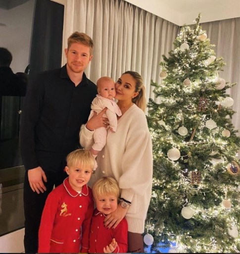 Zo vieren topsporters kerst: in kerstpyjama bij de boom, muziek maken onder de lichtjes en de kerstwens van Peter Sagan
