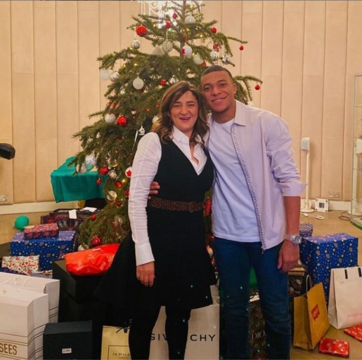 Zo vieren topsporters kerst: in kerstpyjama bij de boom, muziek maken onder de lichtjes en de kerstwens van Peter Sagan