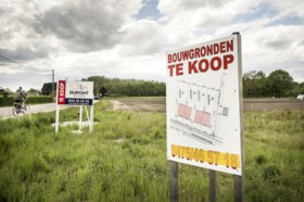 Huizenprijzen kennen sterkste stijging in 15 jaar: “Rush op huis met tuin jaagt prijzen omhoog”