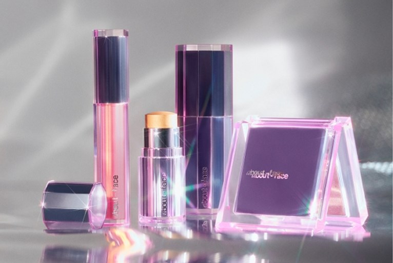 Popster Halsey lanceert eigen make-upmerk