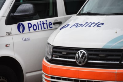Twintiger opgepakt die tijdens de zomer 90-jarige man aanvie...  (Schaarbeek) - Het Nieuwsblad Mobile