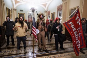 Deze Republikeinen keren zich af van Trump: “On-Amerikaans” en “hij moet opstappen”