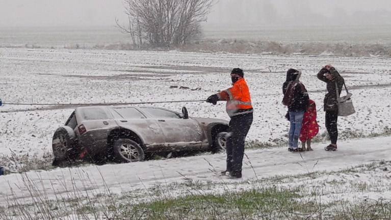 Eerste sneeuw veroorzaakt onmiddellijk al ongevallen in West-Vlaanderen