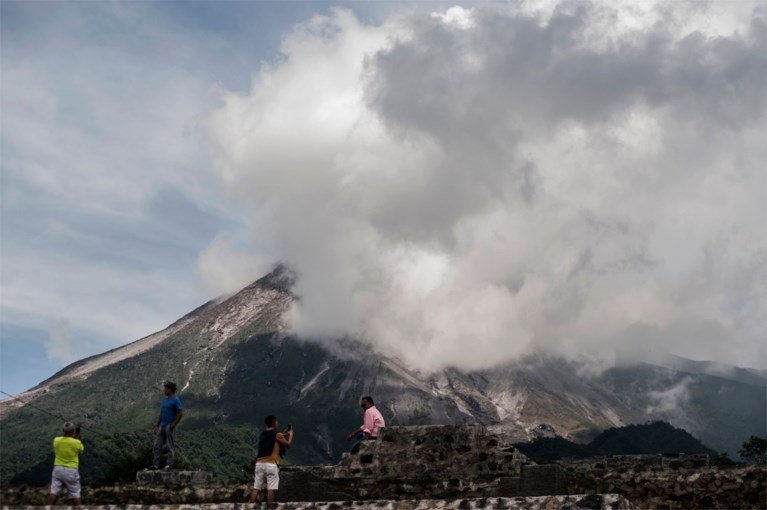 Indonesische vulkaan Merapi spuwt opnieuw lava, as en puin