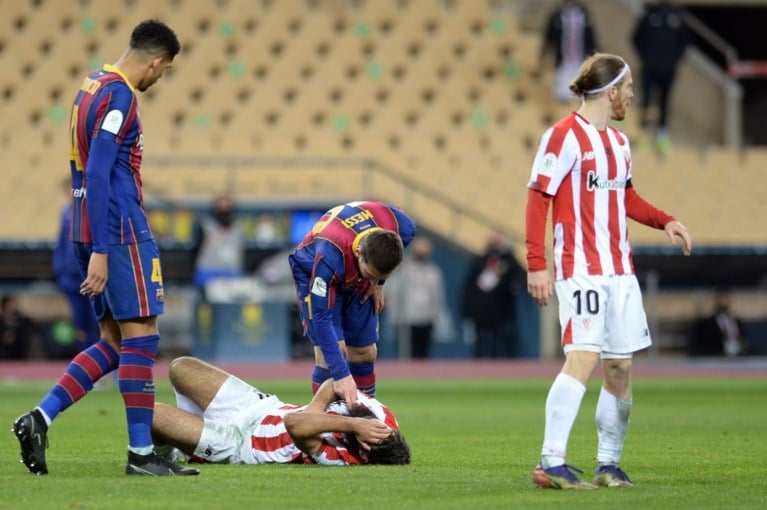 Lionel Messi pakt voor de eerste keer ooit een rode kaart in 753 matchen(!) bij FC Barcelona na verloren Supercup-finale tegen Athletic Bilbao