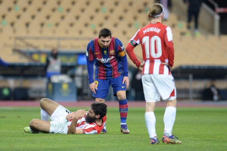 Lionel Messi pakt voor de eerste keer ooit een rode kaart in 753 matchen(!) bij FC Barcelona na verloren Supercup-finale tegen Athletic Bilbao