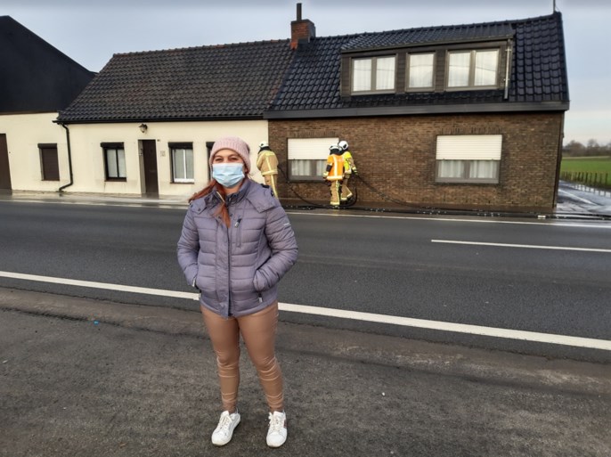 Vloeibare mest spuit meters hoog tegen gevels: “Plots werd het heel donker in huis”