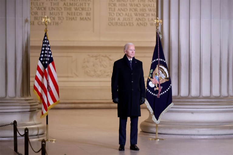 Amerikaanse sterren en oud-presidenten brengen eerbetoon aan president Biden