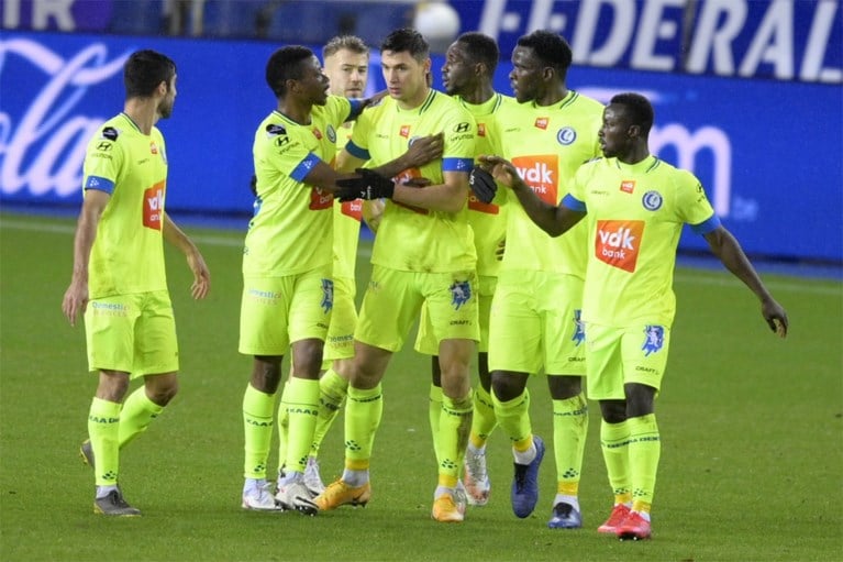 Genk overleeft 80 minuten met tien man tegen AA Gent (en had eigenlijk nog kunnen winnen)