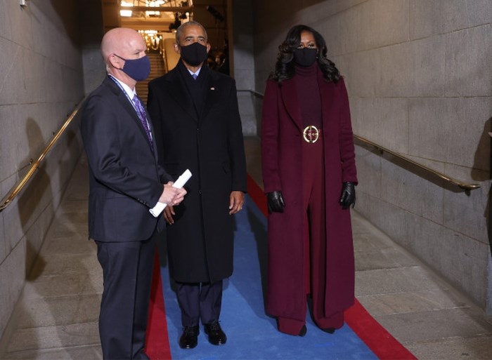 Jill Biden in blauw, Jennifer Lopez in Chanel: dit zijn de outfits van deze inauguratie