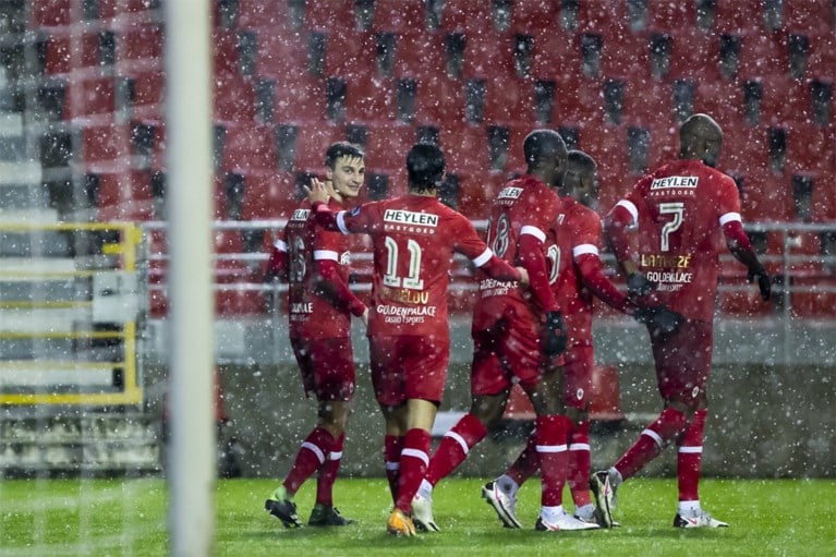 KV Oostende wint verdiend op Antwerp, dat nalaat om tweede plaats te pakken