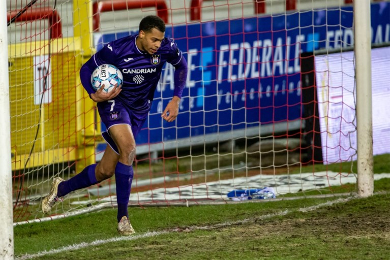 Anderlecht ontsnapt aan verlies tegen Moeskroen na late penalty, maar uitrapport blijft dramatisch
