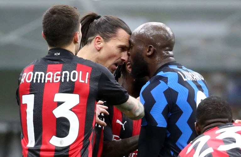 Nieuwe beelden tonen waarom Lukaku zó woest werd op Ibrahimovic (en waarom het plots over “voodoo” ging)