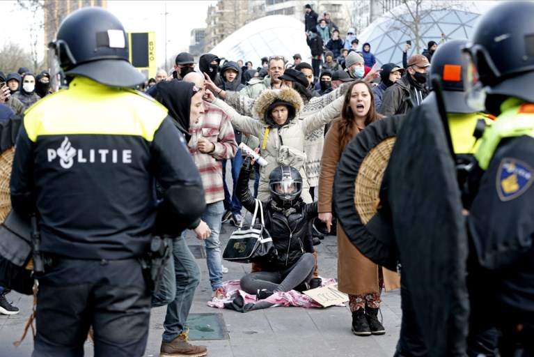 Waarom In Nederland Verschillende Nachten Op Rij Rellen Uitb Het Nieuwsblad Mobile