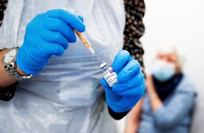 Eind Volgende Week Wordt Ook Gestart Met De Vaccins Van Astr Het Nieuwsblad Mobile