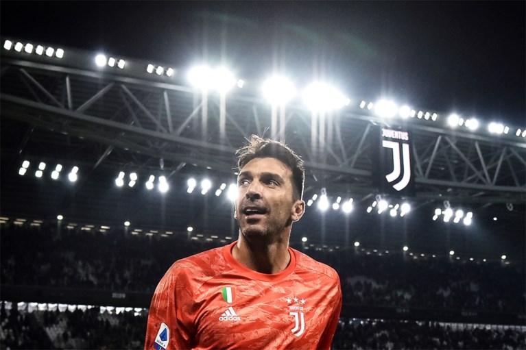 En hij blijft maar doorgaan: “Gianluigi Buffon (43) gaat nog eens bijtekenen bij Juventus”