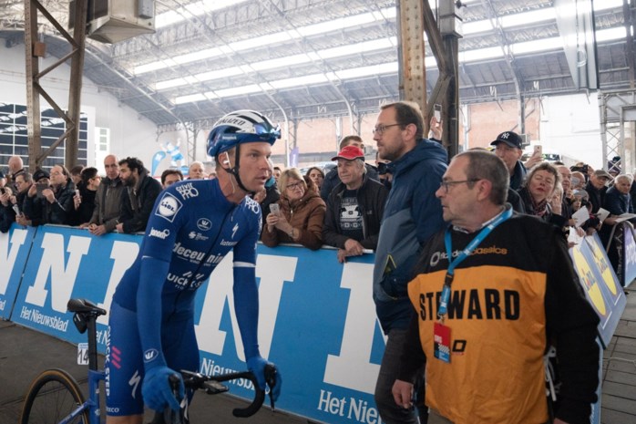 Publiek verboden bij start Omloop Het Nieuwsblad in Gent, ma... (Gent) - Het Nieuwsblad