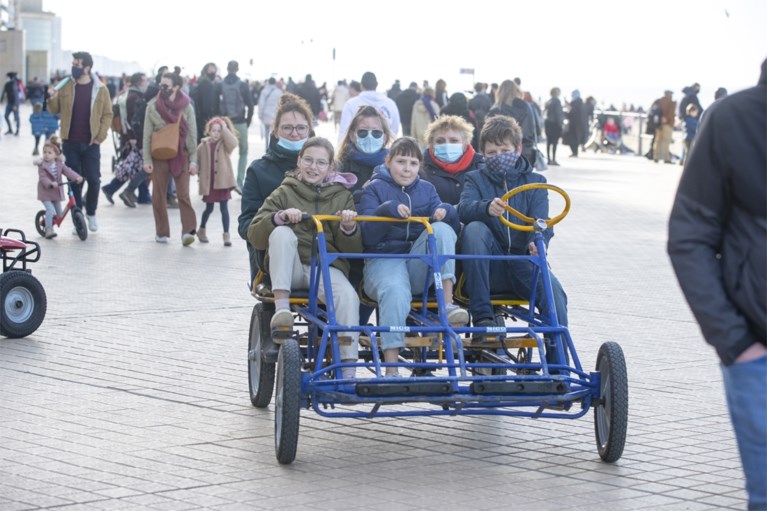 Daar is de lente en ook de drukte: politie vraagt om niet meer naar Oostende te rijden, code oranje in Gent, zoos volgeboekt