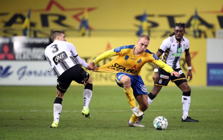 Waasland-Beveren geeft zege tegen Charleroi uit handen en is opnieuw de rode lantaarn