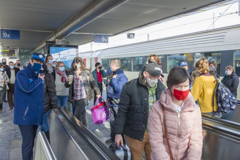 Daar is de lente en ook de drukte: politie vraagt om niet meer naar Oostende te rijden, code oranje in Gent, zoos volgeboekt