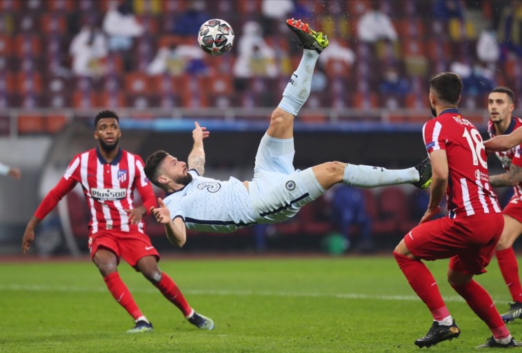 Olivier Giroud redt saaie match tegen Atlético Madrid met prachtige omhaal en laat Chelsea dromen van de kwartfinales