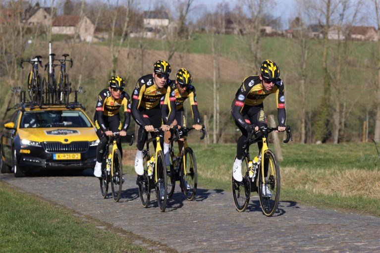 Drukke dag aan de Haaghoek: heel wat ploegen verkennen Omloop Het Nieuwsblad onder lentezonnetje