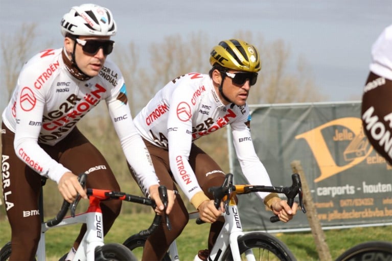 Wereldkampioen Alaphilippe verkent in zijn eentje Omloop Het Nieuwsblad, Philippe Gilbert neemt Lotto Soudal op sleeptouw