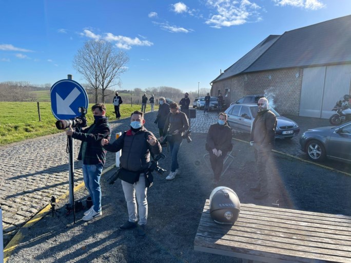 Drukke dag aan de Haaghoek: heel wat ploegen verkennen Omloop Het Nieuwsblad onder lentezonnetje