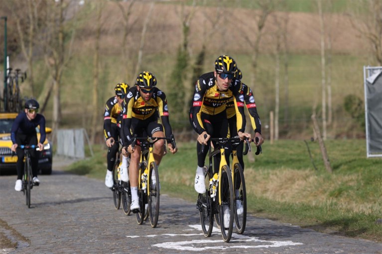 Wereldkampioen Alaphilippe verkent in zijn eentje Omloop Het Nieuwsblad, Philippe Gilbert neemt Lotto Soudal op sleeptouw