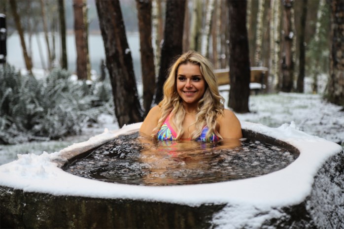 Geen Egyptische zon, wel Limburgse vrieskou voor Miss België-kandidaten op finalistenreis: “We moesten in bikini poseren bij min acht graden”