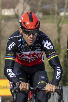 Philippe Gilbert won vijftien jaar geleden voor het eerst de Omloop Het Nieuwsblad: “Mijn eerste grote zege ooit, die vergeet ik niet”
