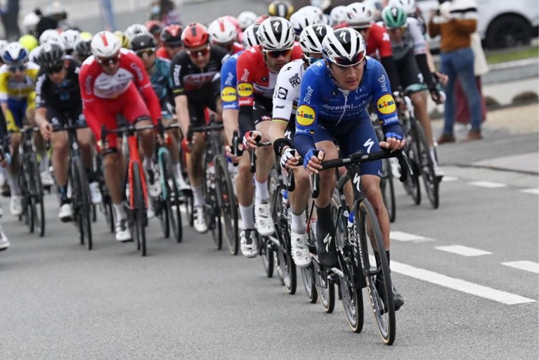 REACTIES. Ballerini dolgelukkig na eerste klassieke zege: “Alaphilippe zei me dat het mijn dag zou worden”
