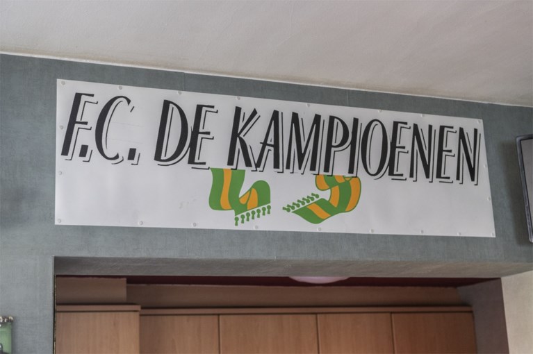Mijn gedacht! Emily en Eddy wonen in het café van FC De Kampioenen