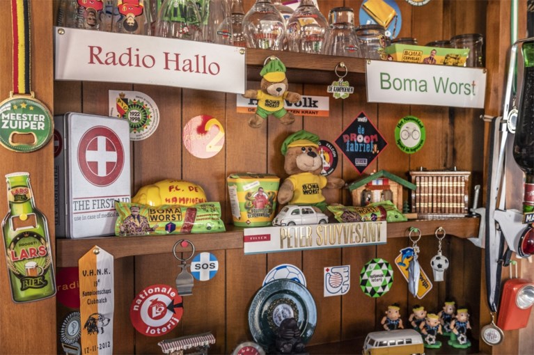 Mijn gedacht! Emily en Eddy wonen in het café van FC De Kampioenen