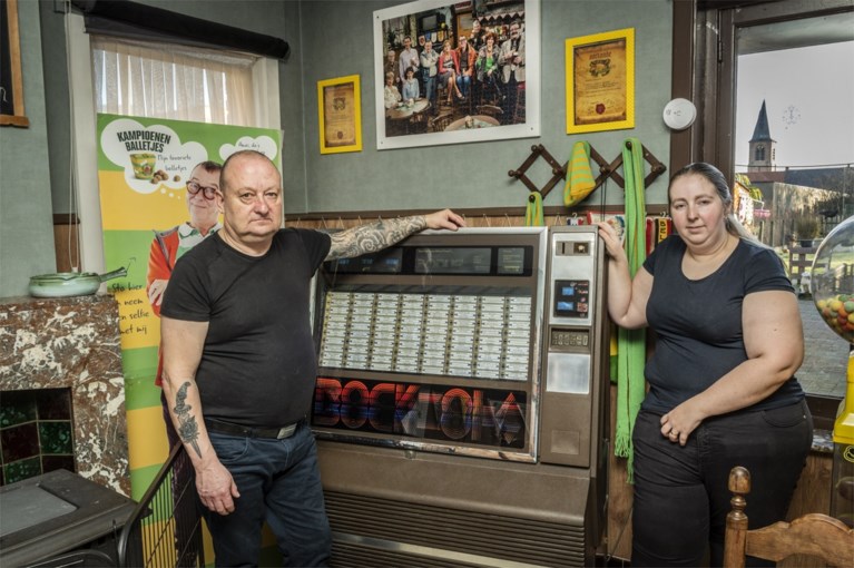 Mijn gedacht! Emily en Eddy wonen in het café van FC De Kampioenen