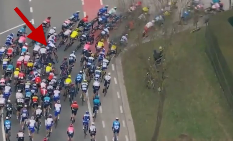 Sep Vanmarcke valt meteen in Omloop Het Nieuwsblad, maar wordt toch nog derde: “Die valpartijen zijn altijd mijn deel”