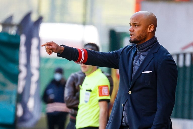 Anderlecht wint tegen Standard voor het eerst in drie matchen en behoudt aansluiting met top vier