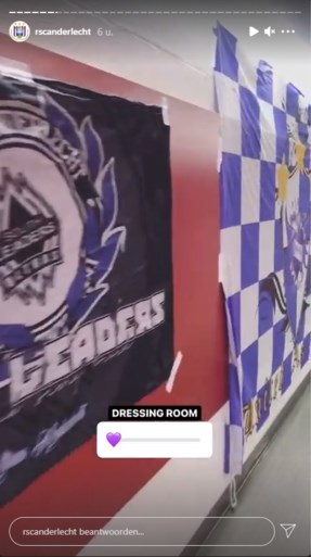Oproer bij Standard: boze fans houden spelers Standard tegen, Kompany moet paars-witte vlaggen op Sclessin uitleggen