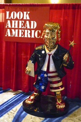 Kondigt Donald Trump aan dat hij in 2024 opnieuw presidentskandidaat is?