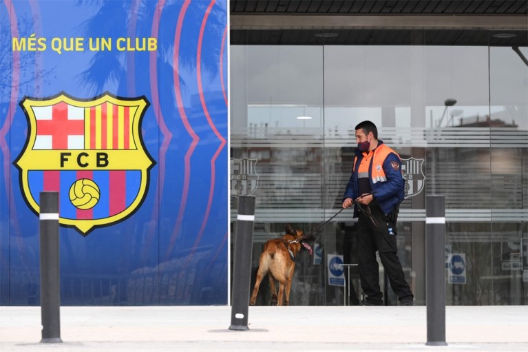 Politie valt binnen bij FC Barcelona: “Ex-voorzitter Josep Bartomeu gearresteerd in corruptieonderzoek”