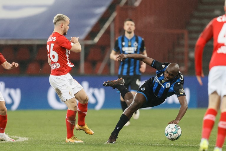 Standard wipt Club Brugge uit de beker na ongezien slot: ref keurt gelijkmaker eerst af, dan goed en dan weer af